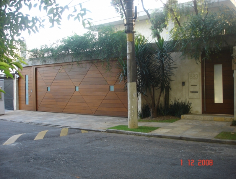 Empresa de Portões Basculantes de Garagem na Penha - Portões Basculantes Articulados