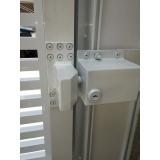 portão automático com trava